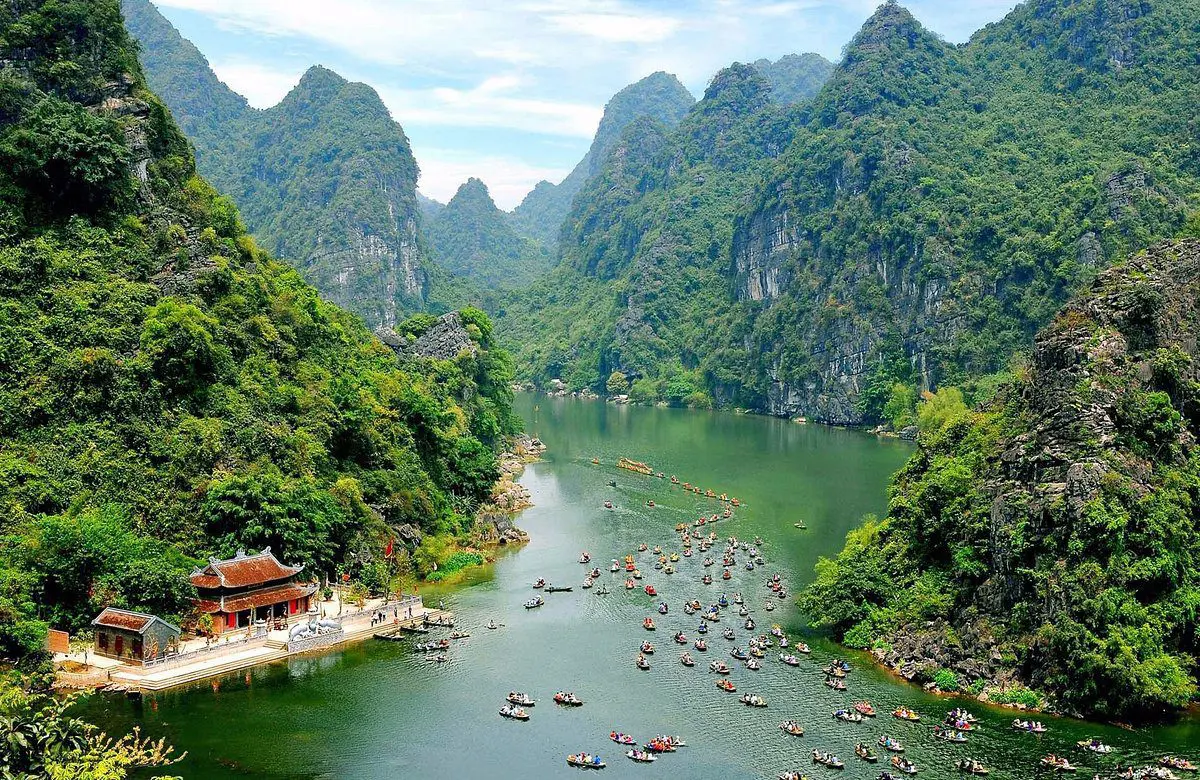 What to expect on a trang an boat tour?